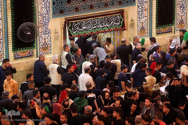 حرم مطهرحضرت اباعبدالله الحسین‌(ع) در روز اربعین