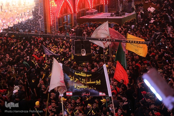 حرم مطهرحضرت اباعبدالله الحسین‌(ع) در روز اربعین