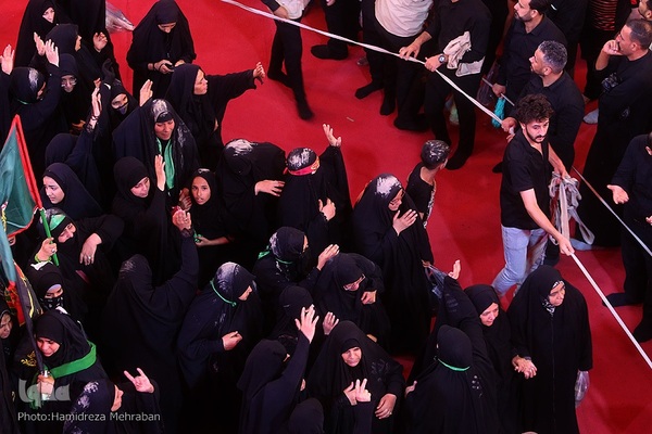 حرم مطهرحضرت اباعبدالله الحسین‌(ع) در روز اربعین