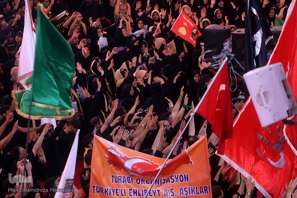 حرم مطهرحضرت اباعبدالله الحسین‌(ع) در روز اربعین