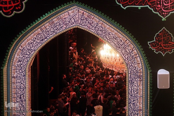 حرم مطهرحضرت اباعبدالله الحسین‌(ع) در روز اربعین