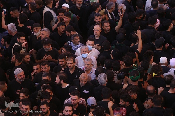 حرم مطهر و نورانی حضرت اباعبدالله الحسین‌(ع) در روز اربعین