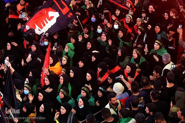 حرم مطهر و نورانی حضرت اباعبدالله الحسین‌(ع) در روز اربعین