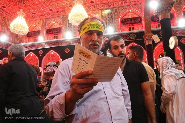 حرم مطهر و نورانی حضرت اباعبدالله الحسین‌(ع) در روز اربعین