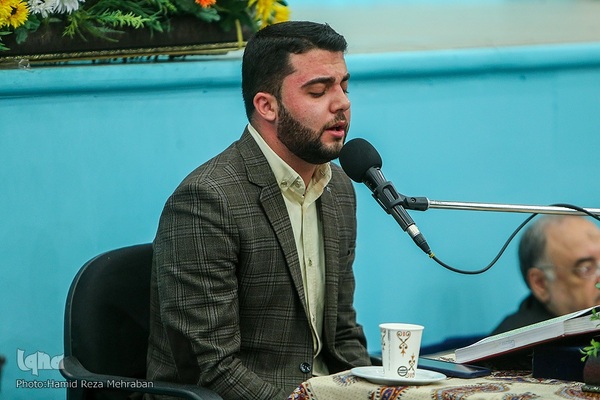 ششمین جلسه تلاوت و استماع قرآن کریم