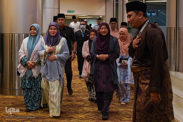 شب پایانی رقابت‌های بین‌المللی قرآن مالزی با حضور ملکه