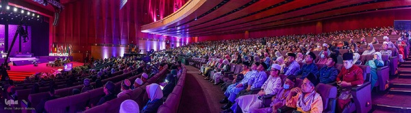 شب پایانی رقابت‌های بین‌المللی قرآن مالزی با حضور ملکه