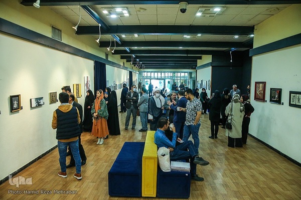 افتتاح نمایشگاه ماه تمام