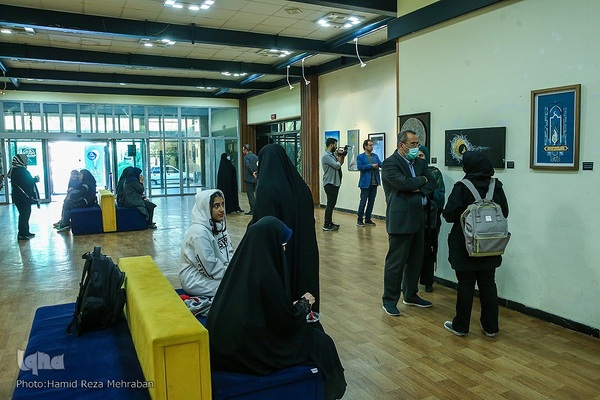 افتتاح نمایشگاه ماه تمام