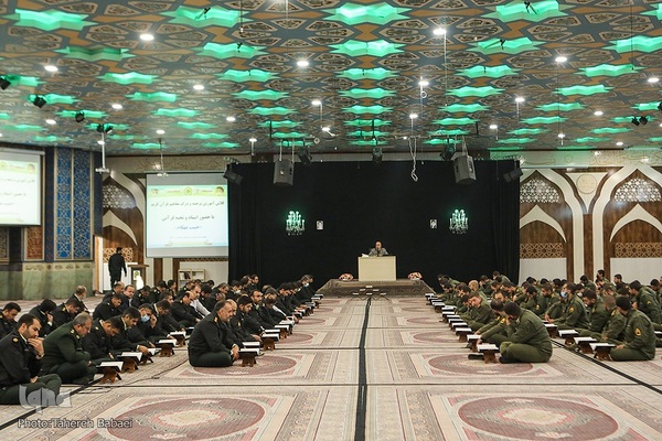 جلسه قرآن استاد حبیب مهکام در ستاد فرماندهی انتظامی تهران بزرگ
