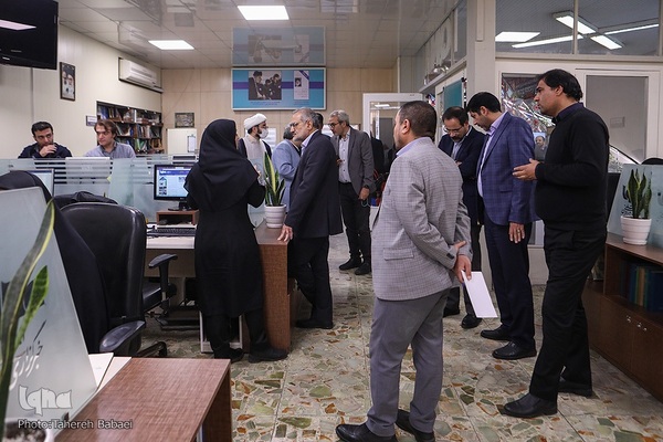 بازدید معاون امور مجلس رئیس‌جمهور از تحریریه ایکنا