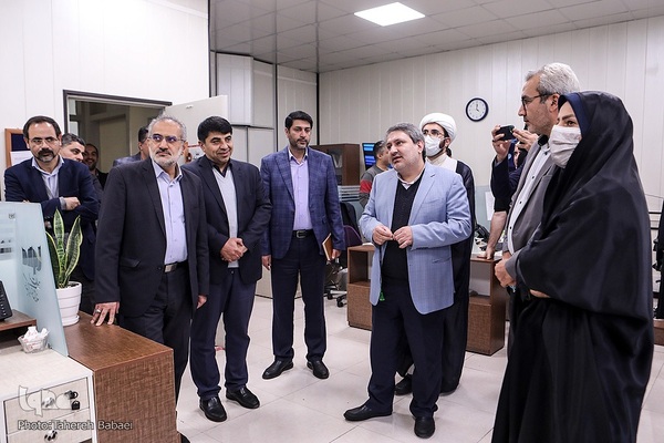 بازدید معاون امور مجلس رئیس‌جمهور از تحریریه ایکنا
