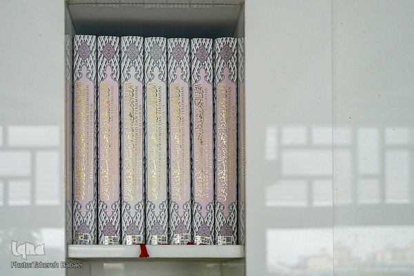 مسجد نقره‌فام مالزی؛ سازه‌ای آهنین