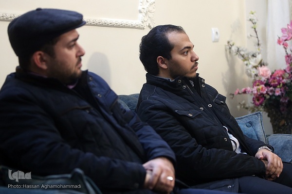 دیدار جمعی از نمایندگان جامعه قرآنی با خانواده شهید حمیدرضا اسداللهی، از شهدای مدافع حرم در حلب سوریه