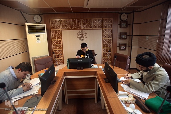 آزمون مرحله سوم هفدهمین دوره ارزیابی و اعطای مدرک تخصصی به حافظان کل قرآن کریم از سراسر کشور