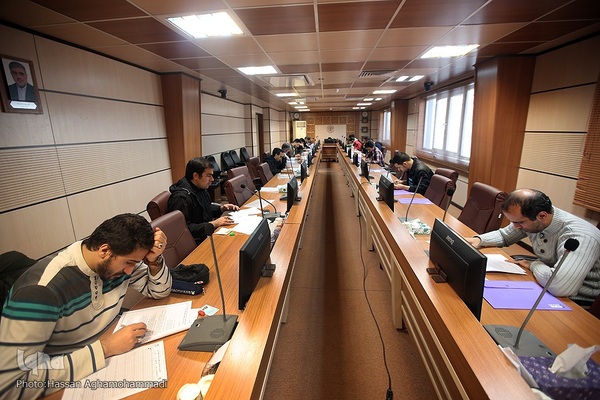 آزمون مرحله سوم هفدهمین دوره ارزیابی و اعطای مدرک تخصصی به حافظان کل قرآن کریم از سراسر کشور