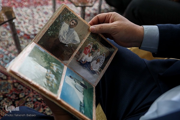 دیدار نمایندگان جامعه قرآنی با خانواده شهید حسین امیدواری