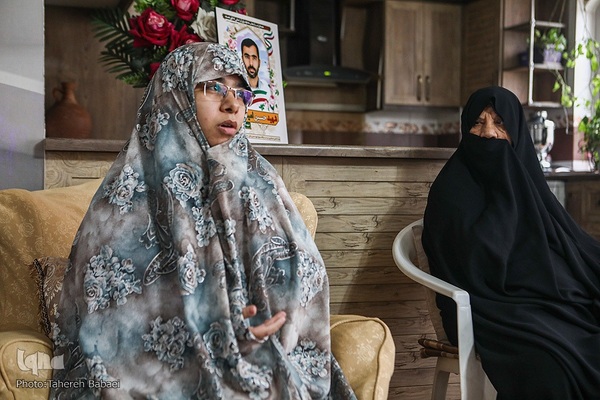 دیدار نمایندگان جامعه قرآنی با خانواده شهید حسین امیدواری