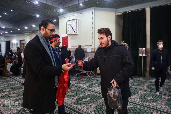 تجمع چند هزار نفری فرهنگیان در حرم عبدالعظیم