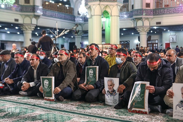 تجمع چند هزار نفری فرهنگیان در حرم عبدالعظیم