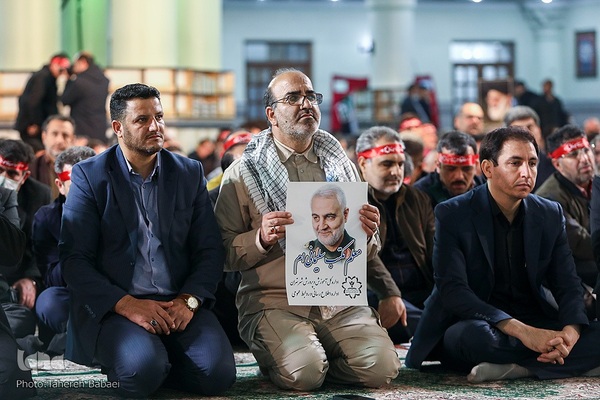 تجمع چند هزار نفری فرهنگیان در حرم عبدالعظیم