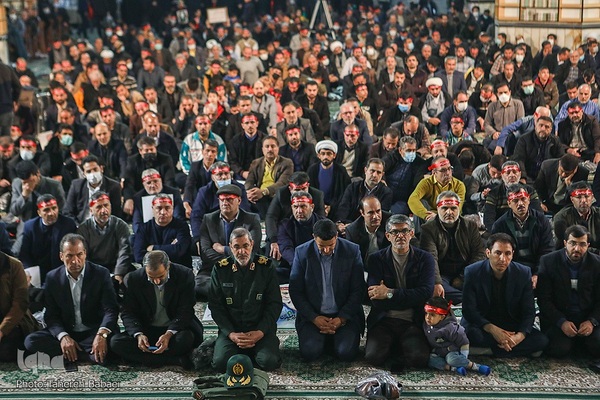 تجمع چند هزار نفری فرهنگیان در حرم عبدالعظیم