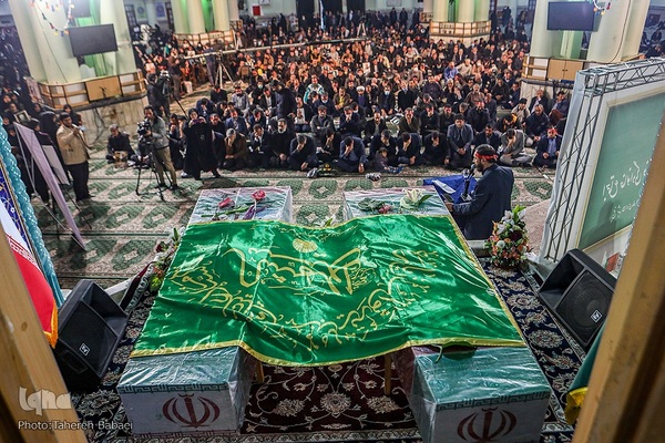 تجمع چند هزار نفری فرهنگیان در حرم عبدالعظیم