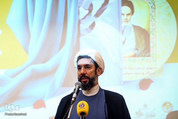 حجت‌الاسلام و المسلمین مصطفی رستمی، رییس نهاد نمایندگی مقام معظم رهبری در دانشگاه‌ها