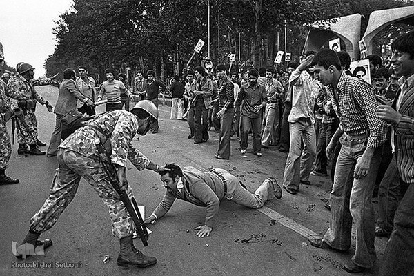 آثار میشل سِتبون ؛ واقعه نگار و عکاس فرانسوی از انقلاب اسلامی ایران