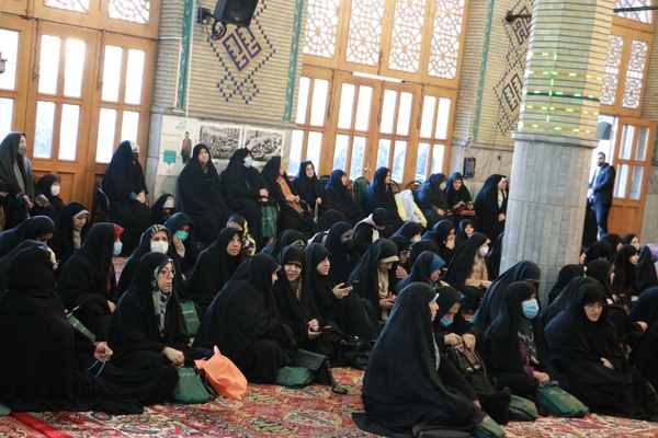 تجلیل از خانواده های شهدای منطقه 14 تهران