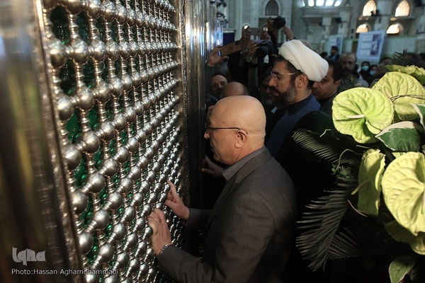 مراسم تجدید میثاق دانشگاهیان و جهادگران با آرمان‌های معمار کبیر انقلاب، امام خمینی (ره)