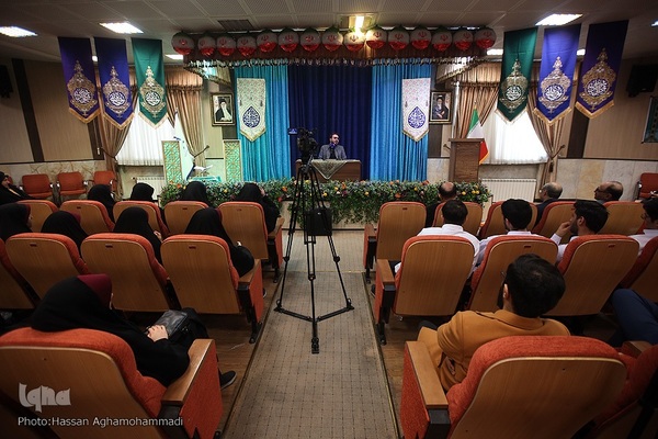 محفل انس با قرآن کریم در دانشگاه فرهنگیان