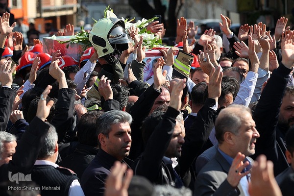 مراسم تشییع و خاکسپاری پیکر آتش نشان شهید «قریب رضا دارابی»