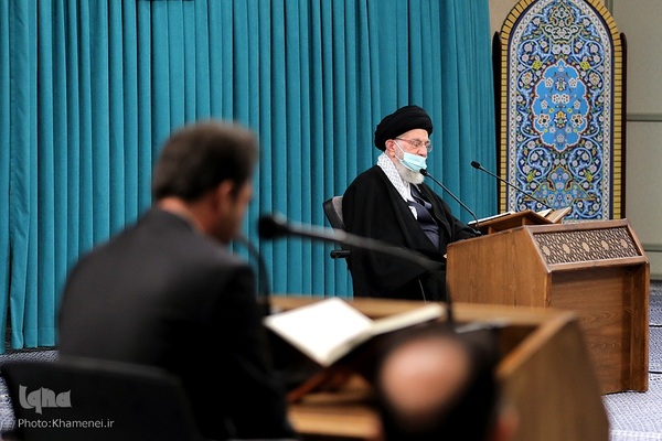 محفل نورانی انس با قرآن کریم با حضور حضرت آیت‌الله العظمی خامنه‌ای، رهبر انقلاب اسلامی