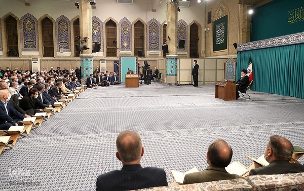 محفل نورانی انس با قرآن کریم با حضور حضرت آیت‌الله العظمی خامنه‌ای، رهبر انقلاب اسلامی