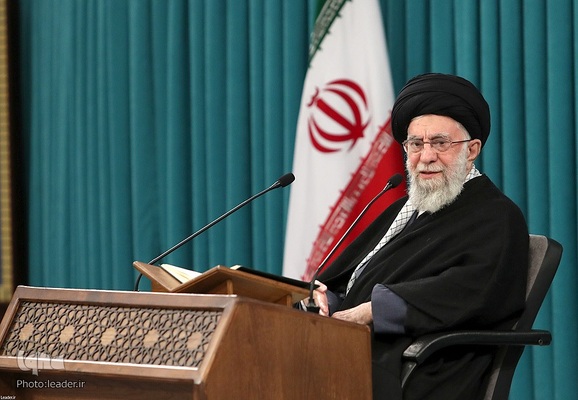 محفل نورانی انس با قرآن کریم با حضور حضرت آیت‌الله العظمی خامنه‌ای، رهبر انقلاب اسلامی