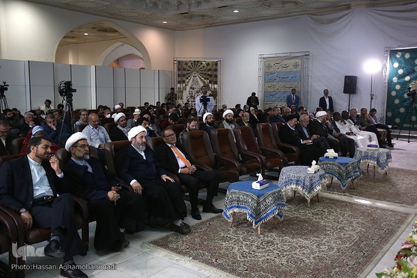 نشست «تکریم قرآن مجید و کتاب مقدس از دیدگاه ادیان الهی و حقوق بین‌الملل» در نمایشگاه بین المللی قرآن کریم