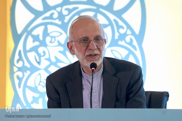 نشست «تکریم قرآن مجید و کتاب مقدس از دیدگاه ادیان الهی و حقوق بین‌الملل» در نمایشگاه بین المللی قرآن کریم