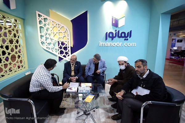 بازدید حسن مسلمی نایینی، رییس جهاد دانشگاهی از نمایشگاه بین المللی قرآن کریم