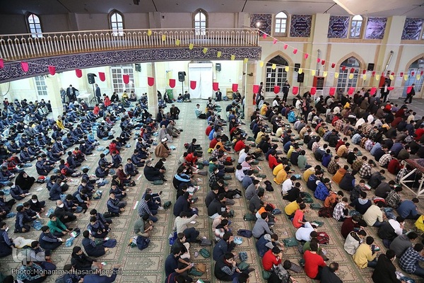 ضیافت افطاری «امام مهربانی‌ها» ویژه ۲۰۰۰ دانش آموز همدانی