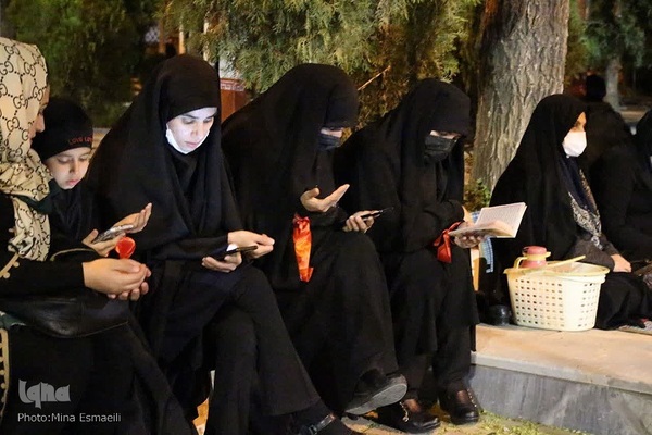 مراسم احیای شب بیست و یکم ماه مبارک رمضان در گلزار شهدای اراک 