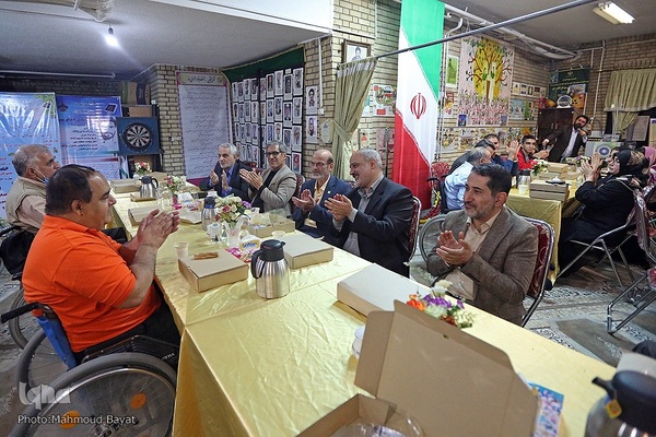 افطار جهادگران دانشگاهی با جانبازان آسایشگاه ثارالله