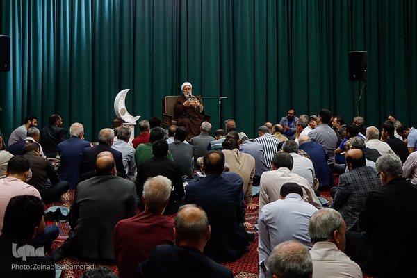 برنامه اذان‌گاهی و تلاوت قرآن در حسینیه هدایت