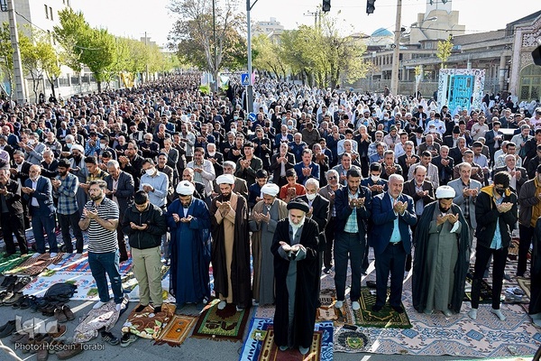 نماز عید سعید فطر در شهرستان شهرکرد استان چهارمحال و بختیاری