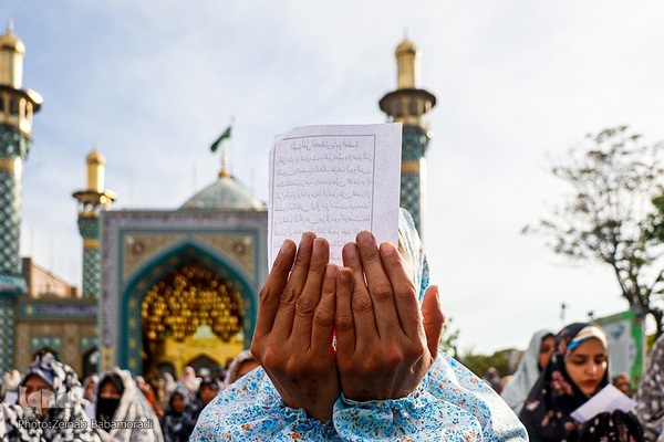 نماز عید سعید فطر در امام‌زاده پنج‌تن لویزان تهران 