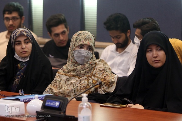 نشست هم‌اندیشی بررسی و تحلیل برنامه محفل