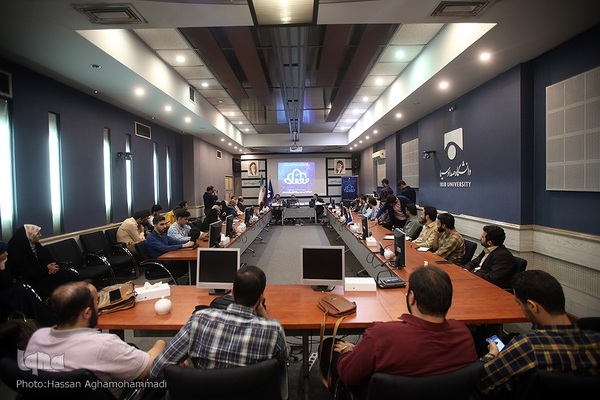 نشست هم‌اندیشی بررسی و تحلیل برنامه محفل