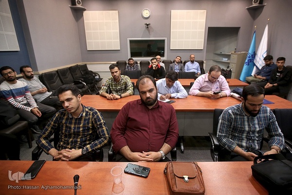 نشست هم‌اندیشی بررسی و تحلیل برنامه محفل