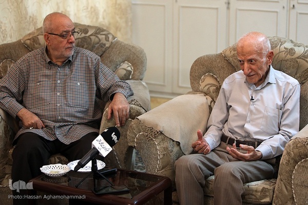 دیدار مدیرعامل و جمعی از خبرنگاران ایکنا با استاد عبدارسول عبایی، پیشکسوت قرآنی