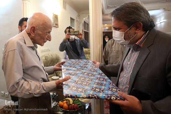 دیدار مدیرعامل و جمعی از خبرنگاران ایکنا با استاد عبدارسول عبایی، پیشکسوت قرآنی